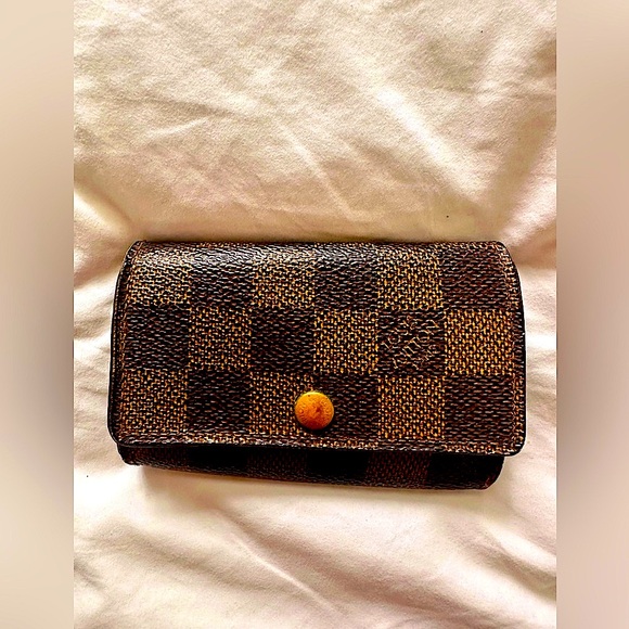 Louis Vuitton Damier Key Case - Picture 2 of 7